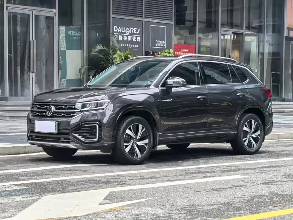 Volkswagen GTE PHEV 2021 из CN, фото 1