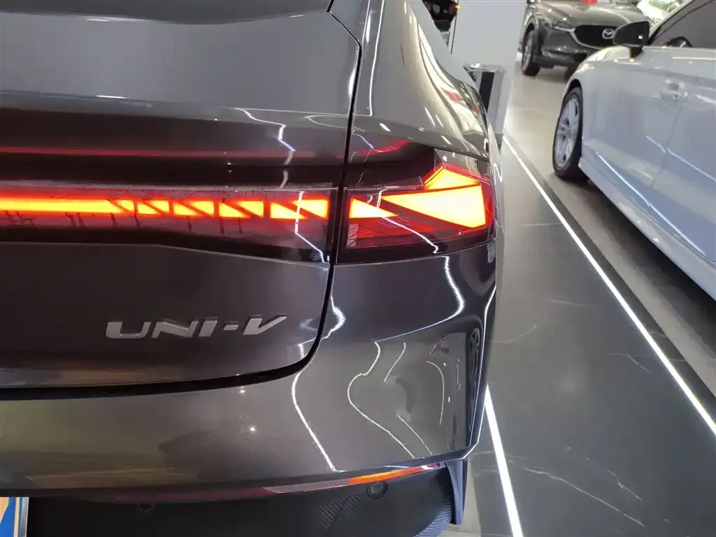 Changan UNI-V 2022 из CN, фото 8