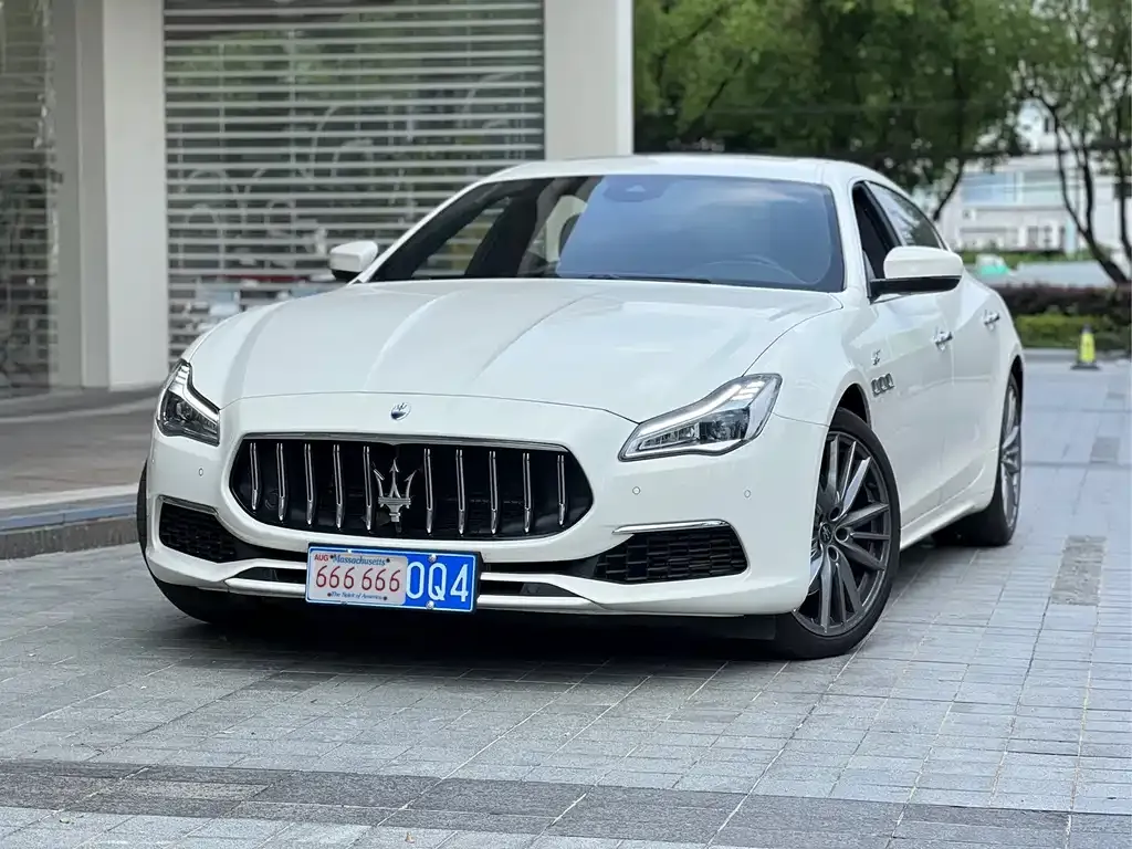 Maserati Quattroporte — фото 2