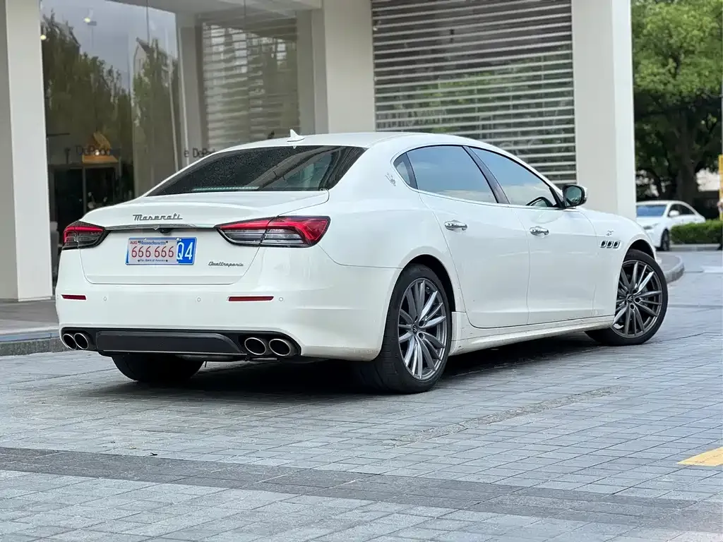Maserati Quattroporte — фото 3