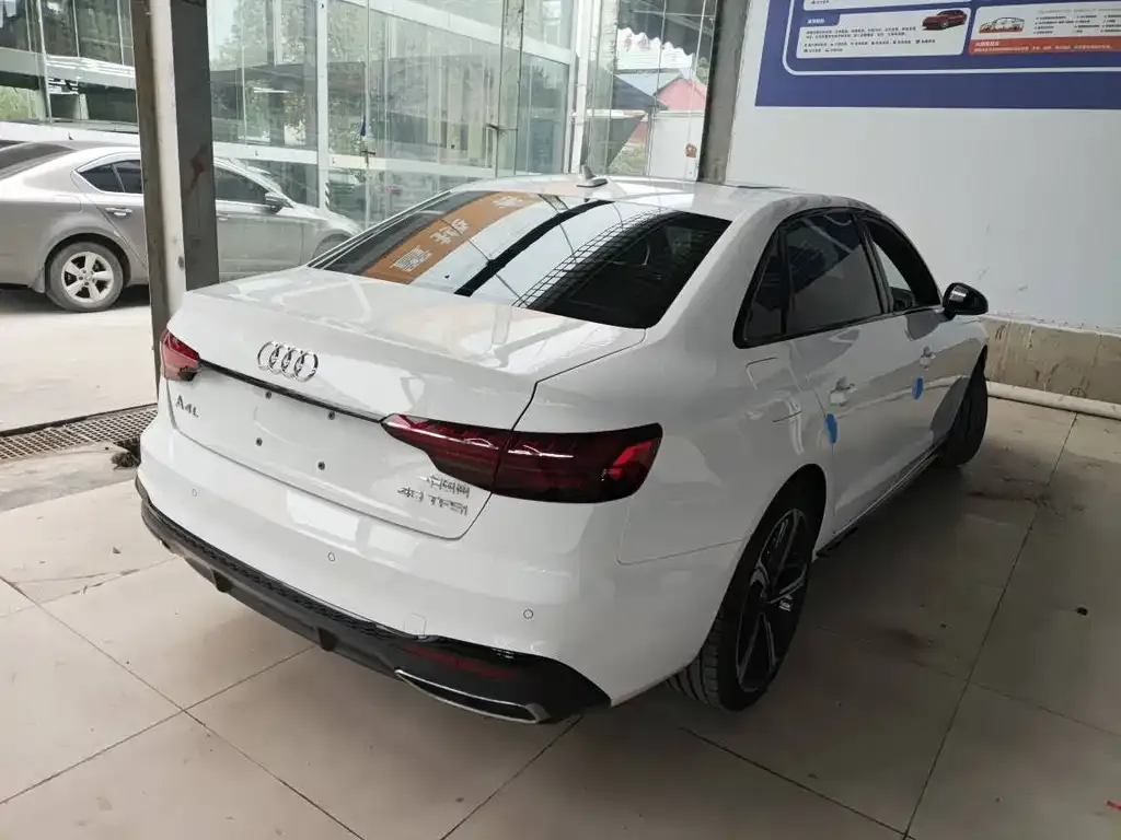 Audi A4L 2024 из CN, фото 2