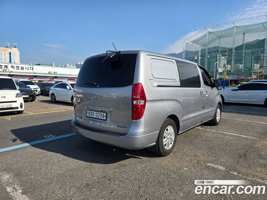 Hyundai Starex — фото 4