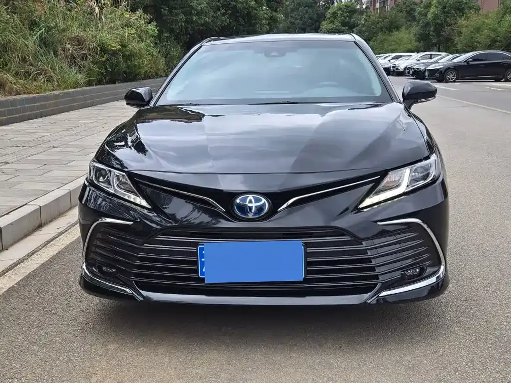 Toyota Camry 2023 из CN, фото 1