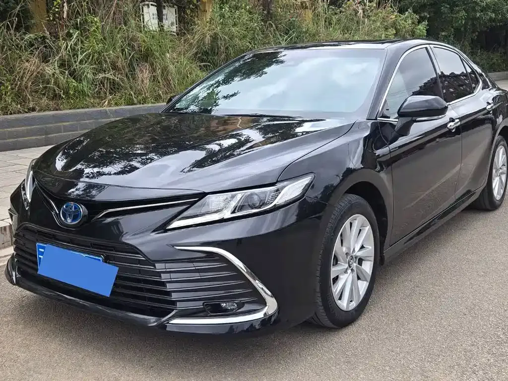 Toyota Camry 2023 из CN, фото 2