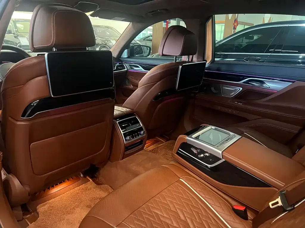 BMW 7 Series 2021 из CN, фото 9