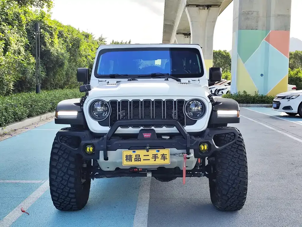Jeep Wrangler — фото 1