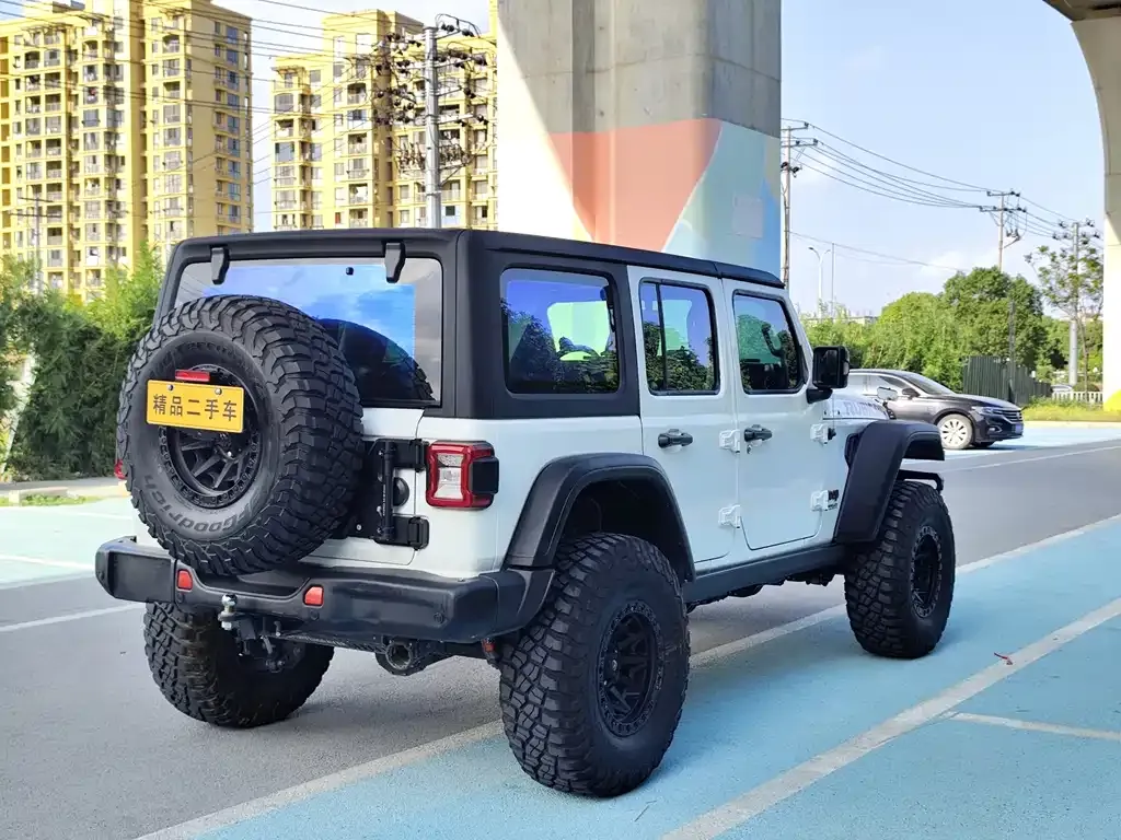 Jeep Wrangler — фото 6