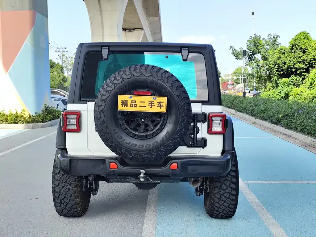Jeep Wrangler — фото 7