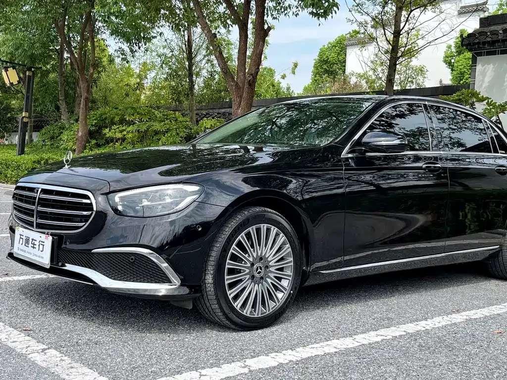 Mercedes-Benz E-Class — фото 6