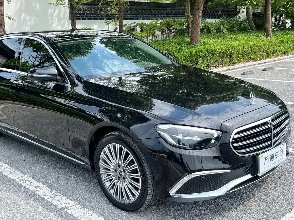Mercedes-Benz E-Class — фото 7