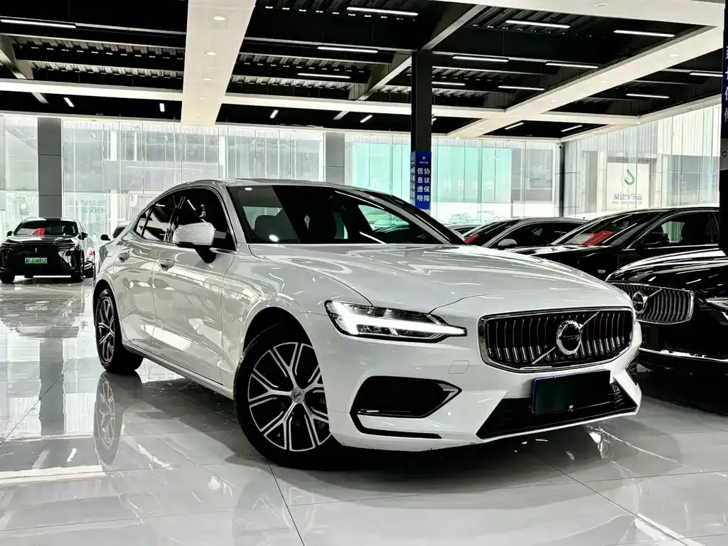 Volvo S60 — фото 3