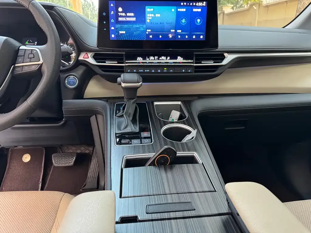Toyota Sienna — фото 10