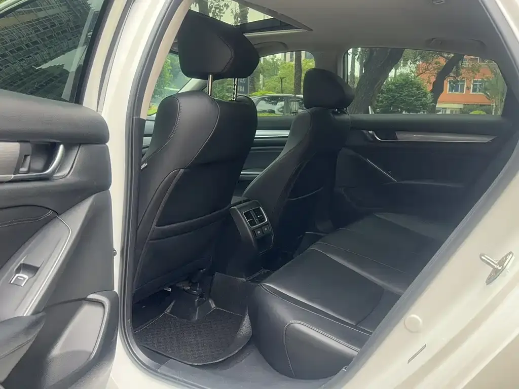 Honda Accord 2022 из CN, фото 10