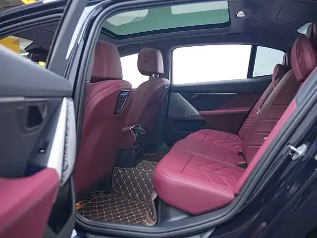 BMW 5 Series 2024 из CN, фото 5