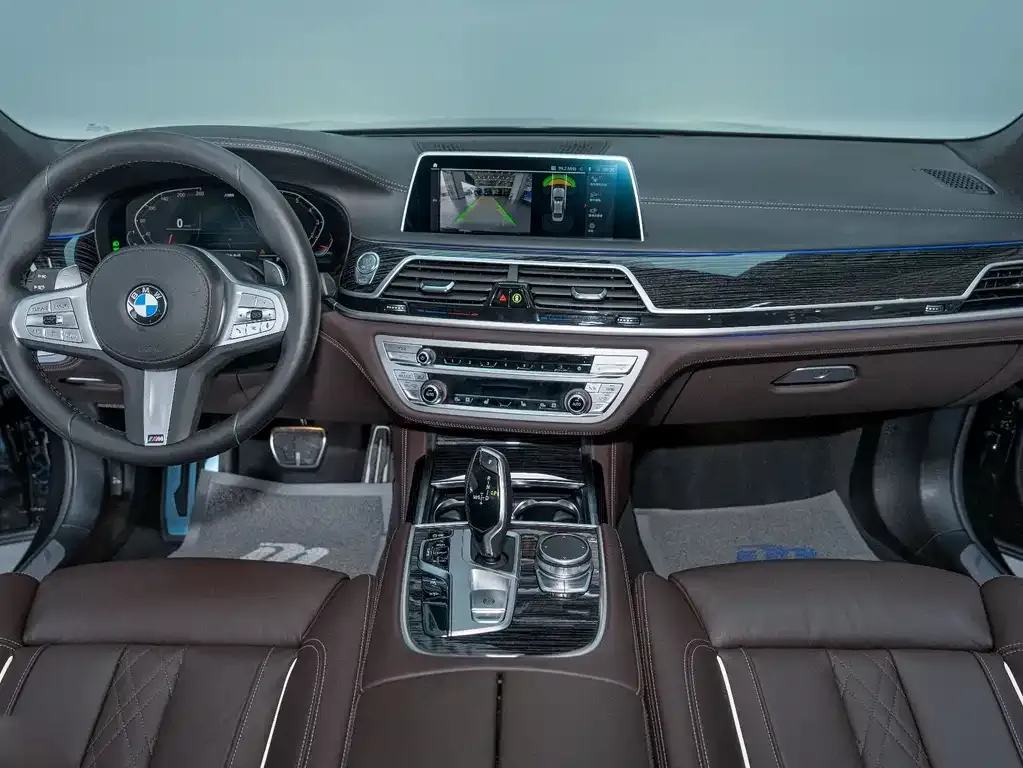 BMW 7 Series 2023 из CN, фото 9