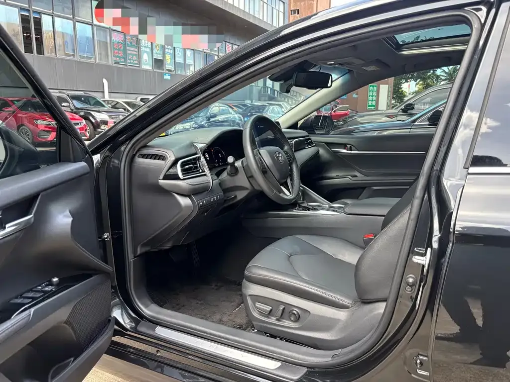 Toyota Camry 2023 из CN, фото 4