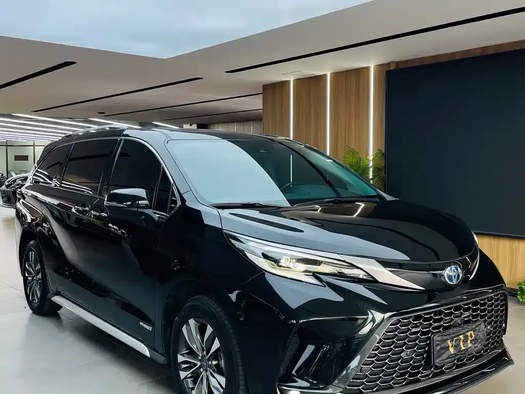 Toyota Granvia — фото 2