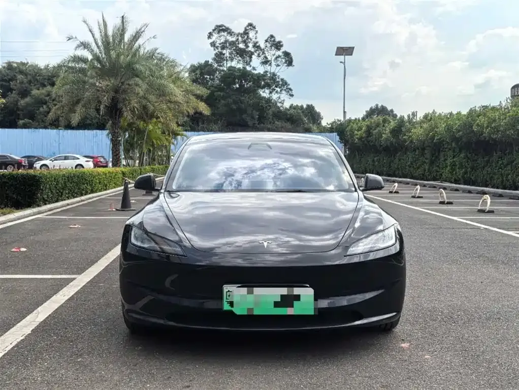 Tesla Model 3 2023 из CN, фото 2