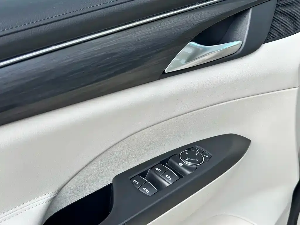 Buick GL8 2022 из CN, фото 10