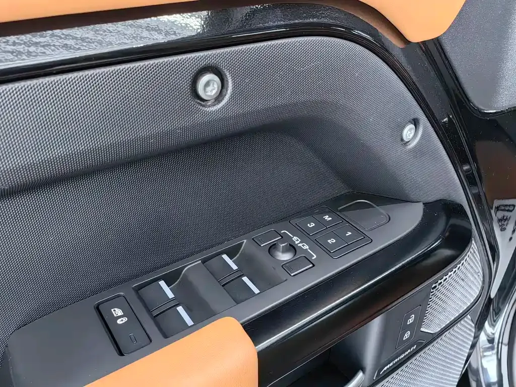 Land Rover Defender — фото 10