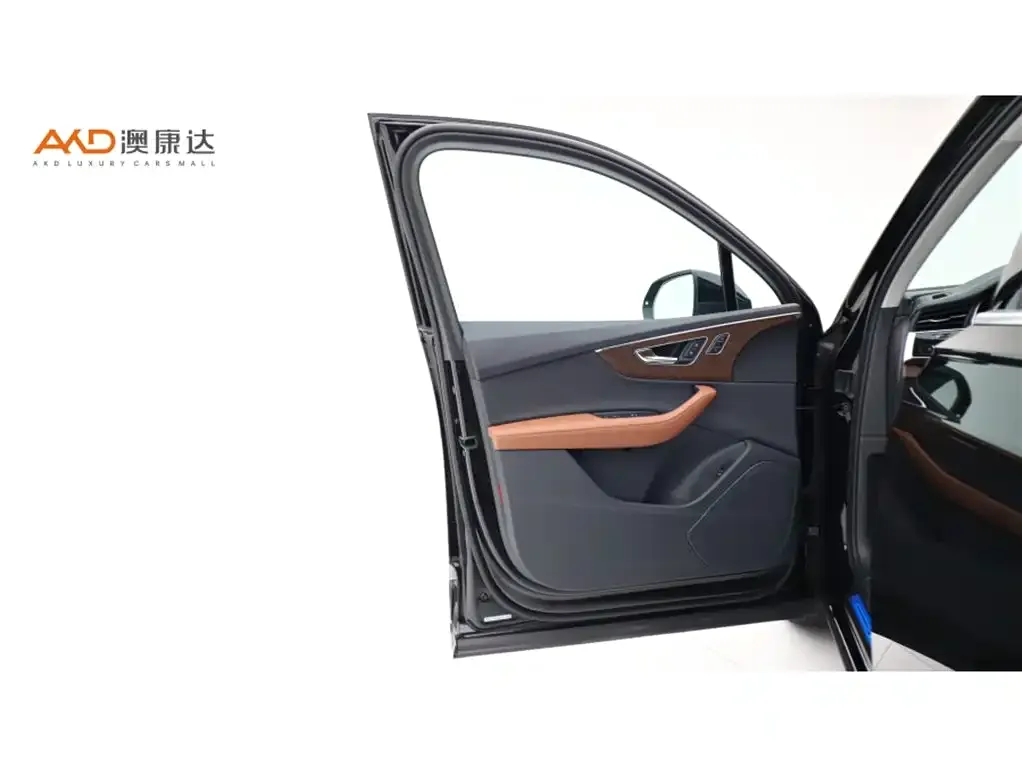 Audi Q7 2024 из CN, фото 10