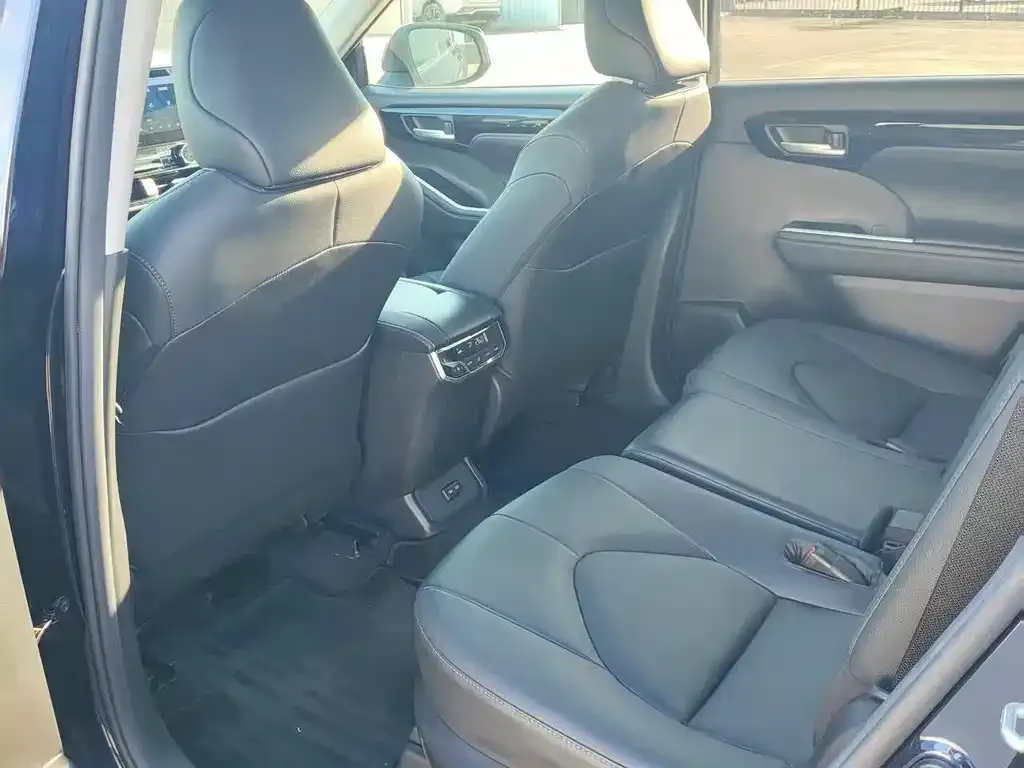Toyota Highlander 2022 из CN, фото 9