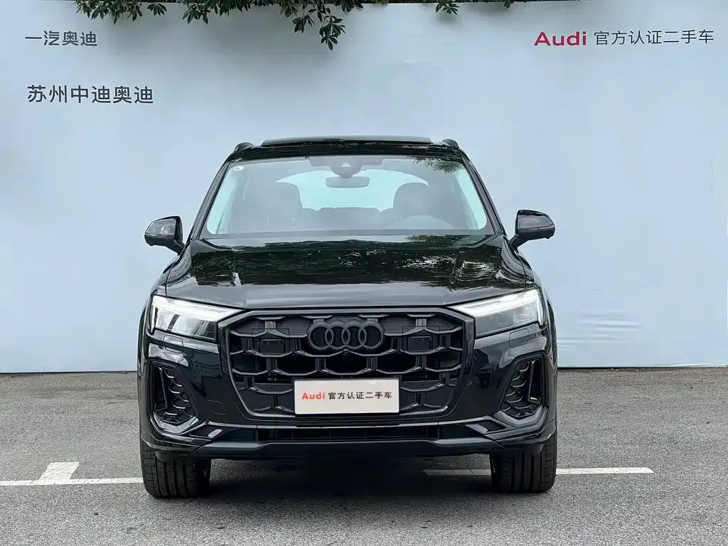 Audi Q7 2024 из CN, фото 2