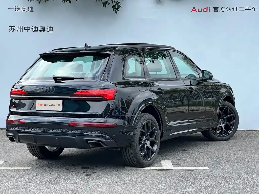 Audi Q7 2024 из CN, фото 4
