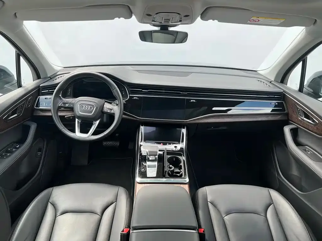 Audi Q7 2024 из CN, фото 6
