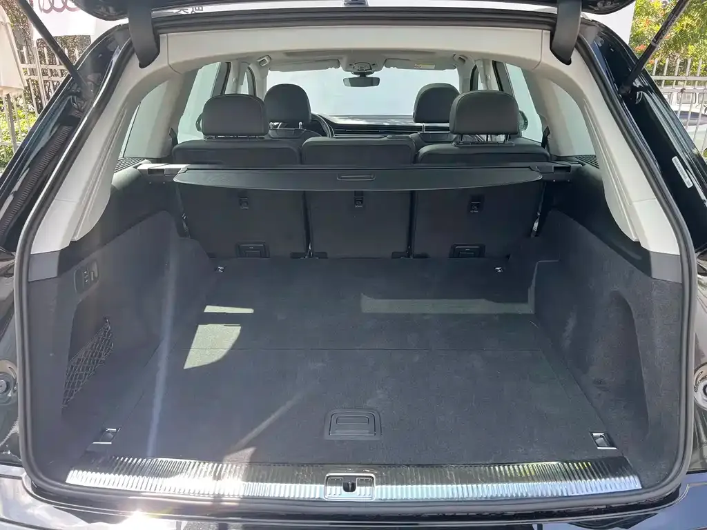 Audi Q7 2024 из CN, фото 8