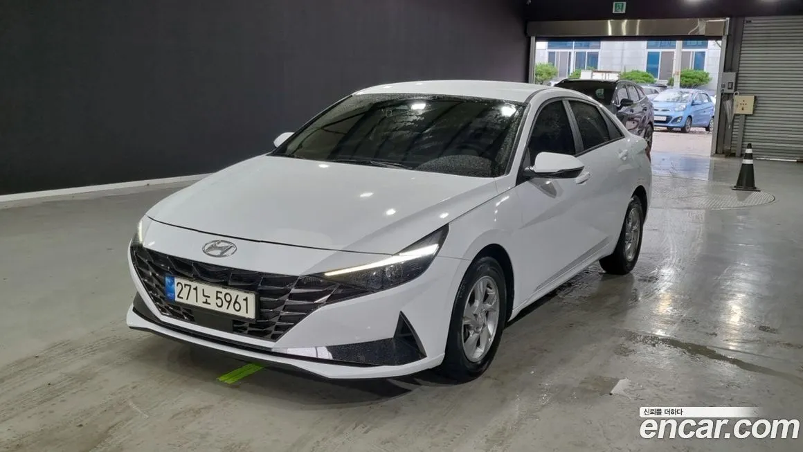 Hyundai AVANTE — фото 1