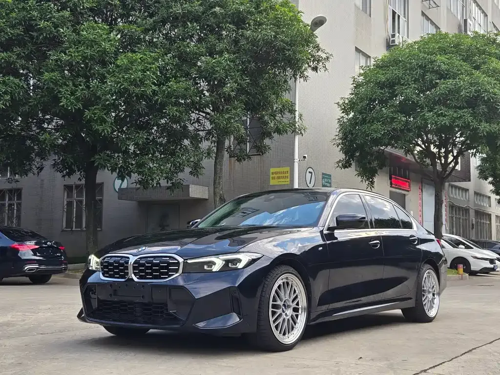 BMW 3 Series 2024 из CN, фото 1