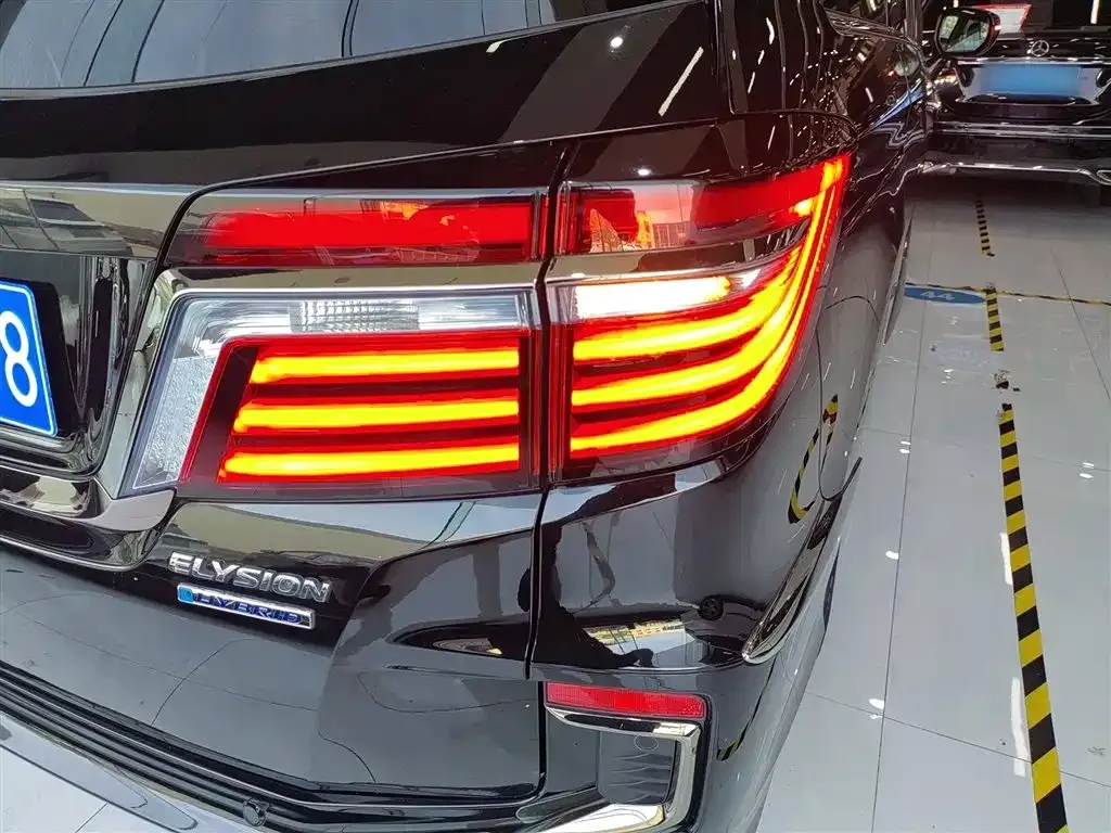 Honda Elysion 2021 из CN, фото 8