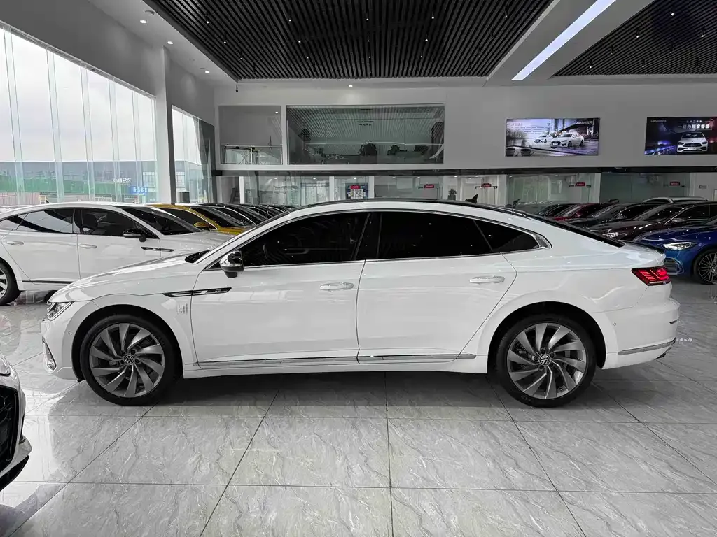 Volkswagen CC 2022 из CN, фото 7