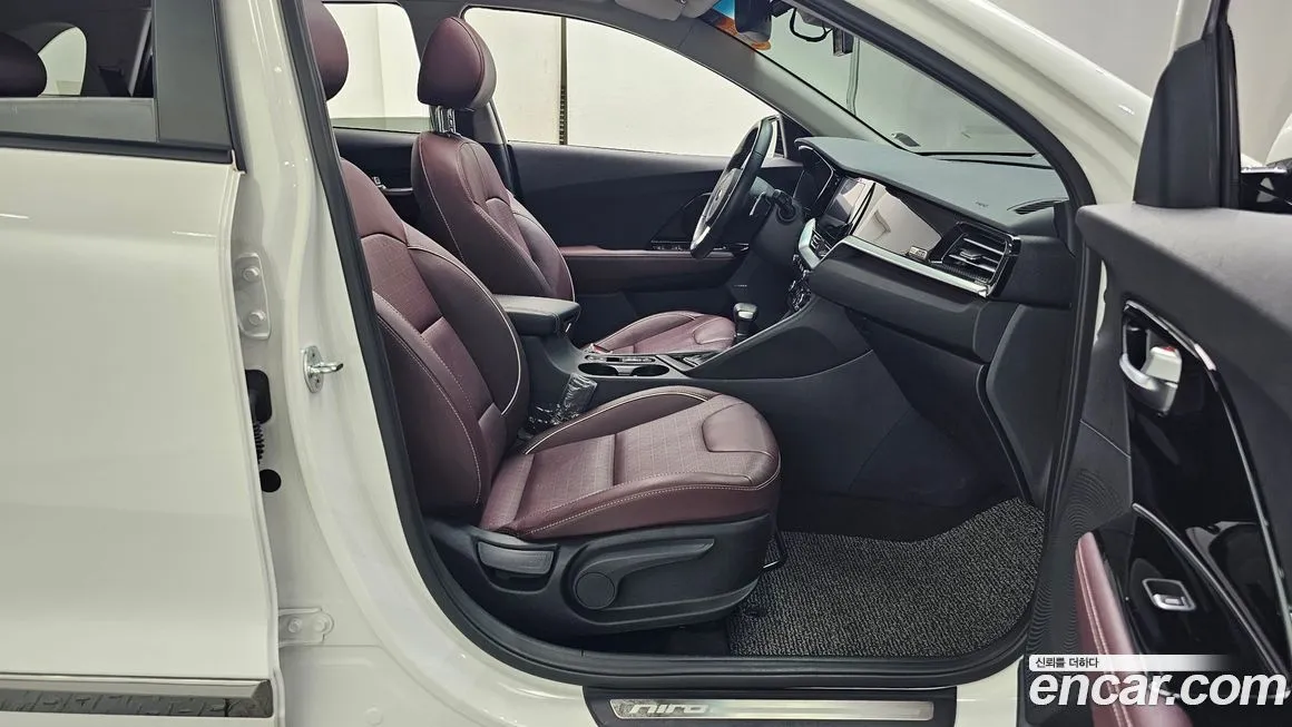 Kia Niro — фото 10