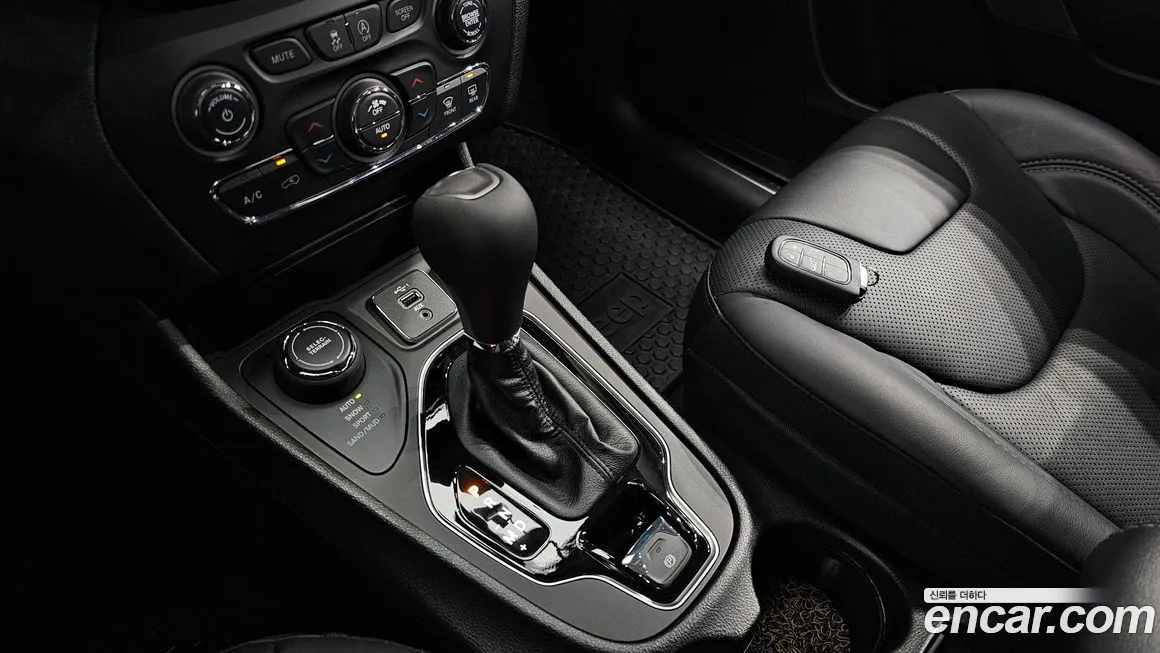 Jeep Cherokee 2021 из KR, фото 9