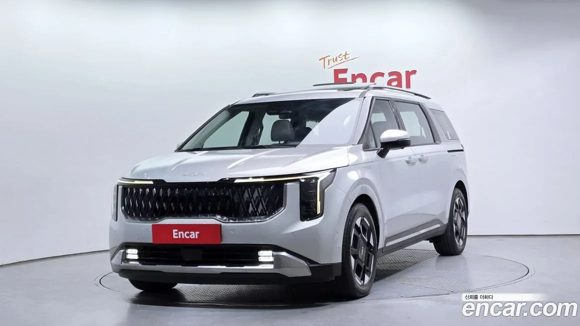 Kia Carnival — фото 1