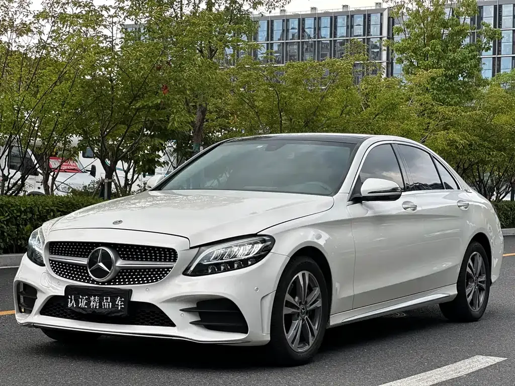 Mercedes-Benz C-Class — фото 1