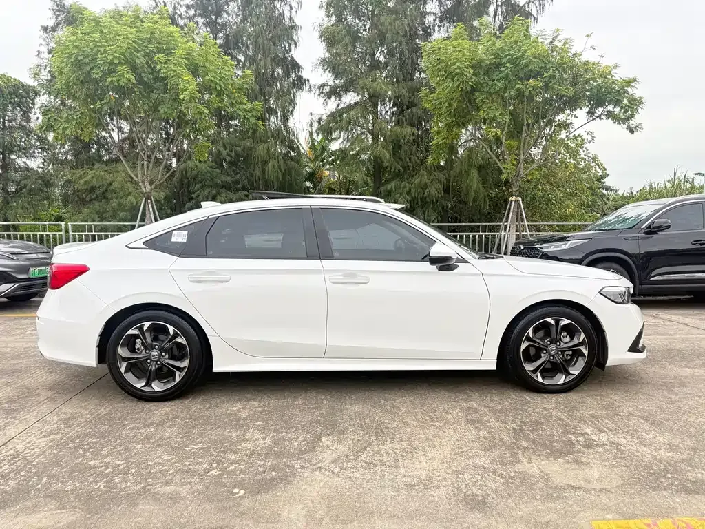 Honda Civic — фото 8