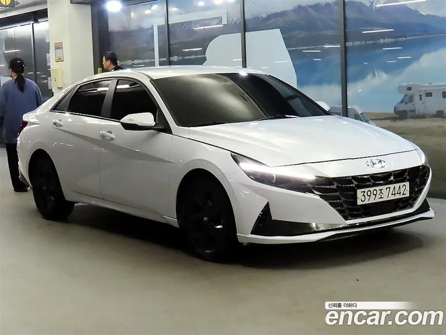 Hyundai AVANTE — фото 1