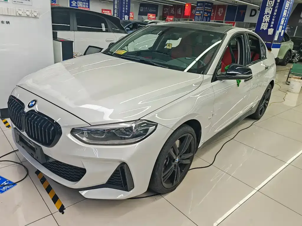 BMW 1 Series 2023 из CN, фото 1