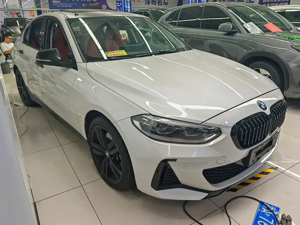 BMW 1 Series 2023 из CN, фото 2