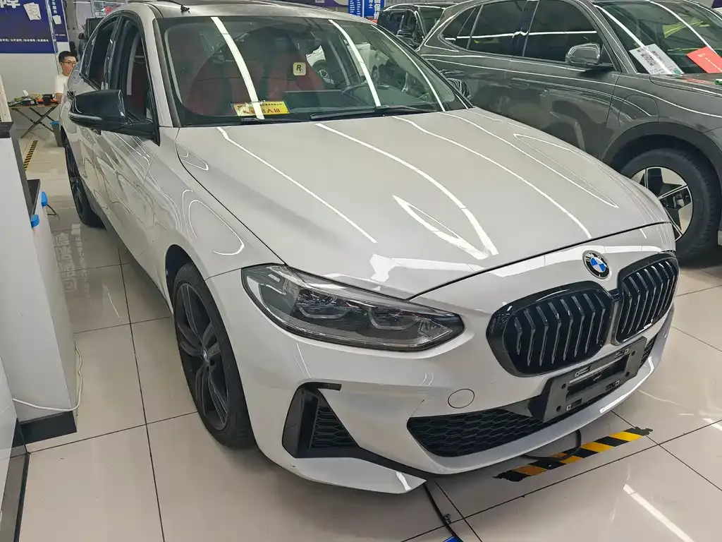 BMW 1 Series 2023 из CN, фото 3