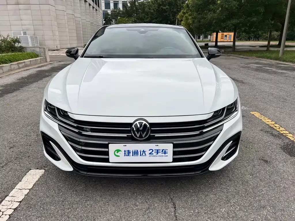 Volkswagen CC 2023 из CN, фото 2