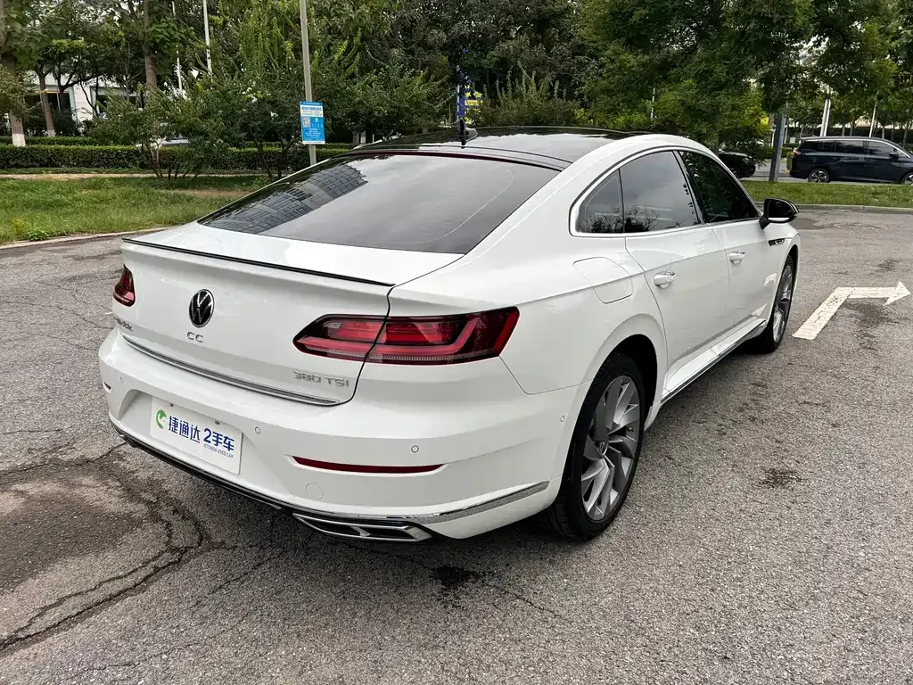 Volkswagen CC 2023 из CN, фото 4