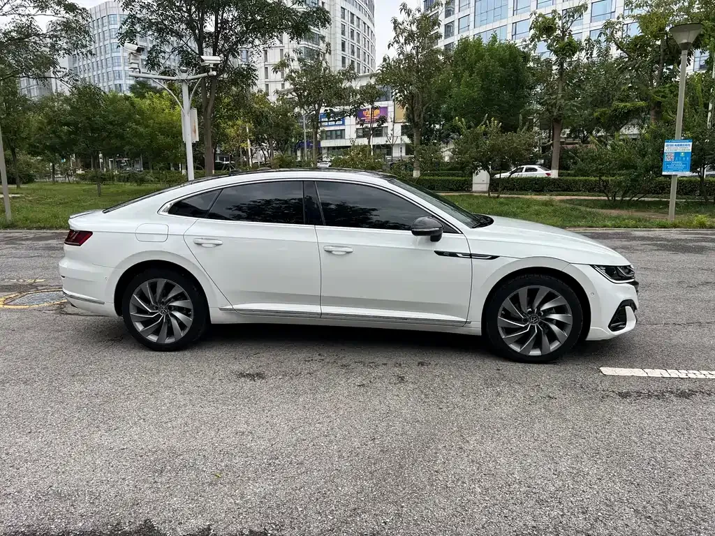 Volkswagen CC 2023 из CN, фото 5