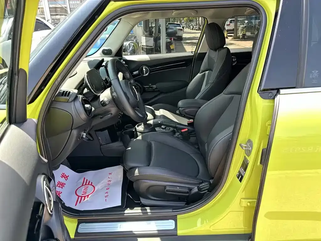 MINI Cooper (3-door) 2023 из CN, фото 7