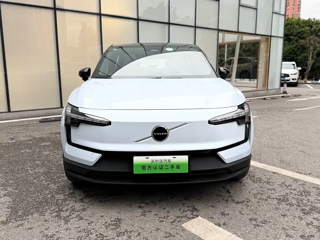 Volvo EX30 2025 из CN, фото 2