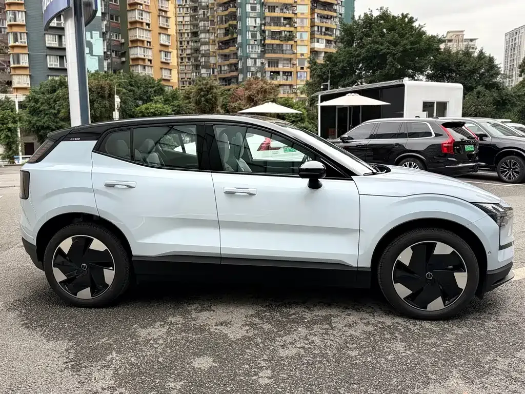 Volvo EX30 2025 из CN, фото 5