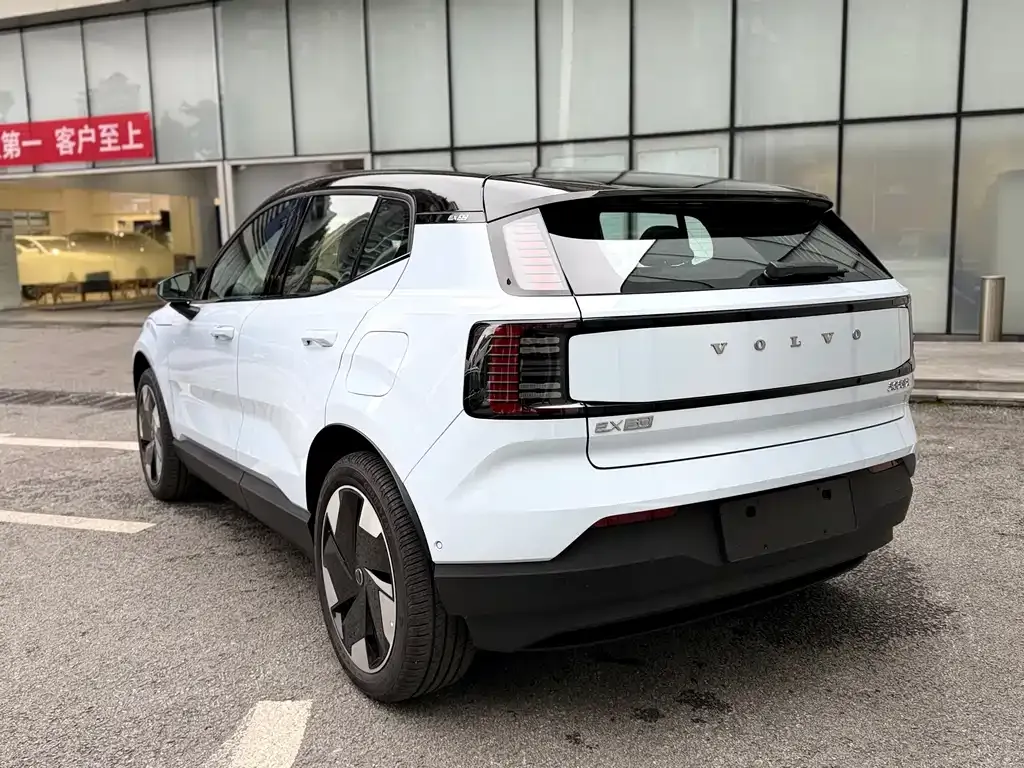 Volvo EX30 2025 из CN, фото 7